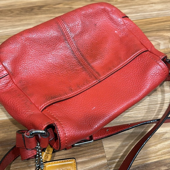 Coach red crossbody purse womens girls bag leather - Picture 2 of 4